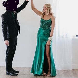 Elegant Green Evening Gown